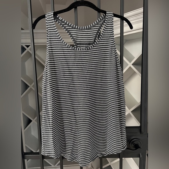 lululemon athletica Tops - Lululemon workout tank